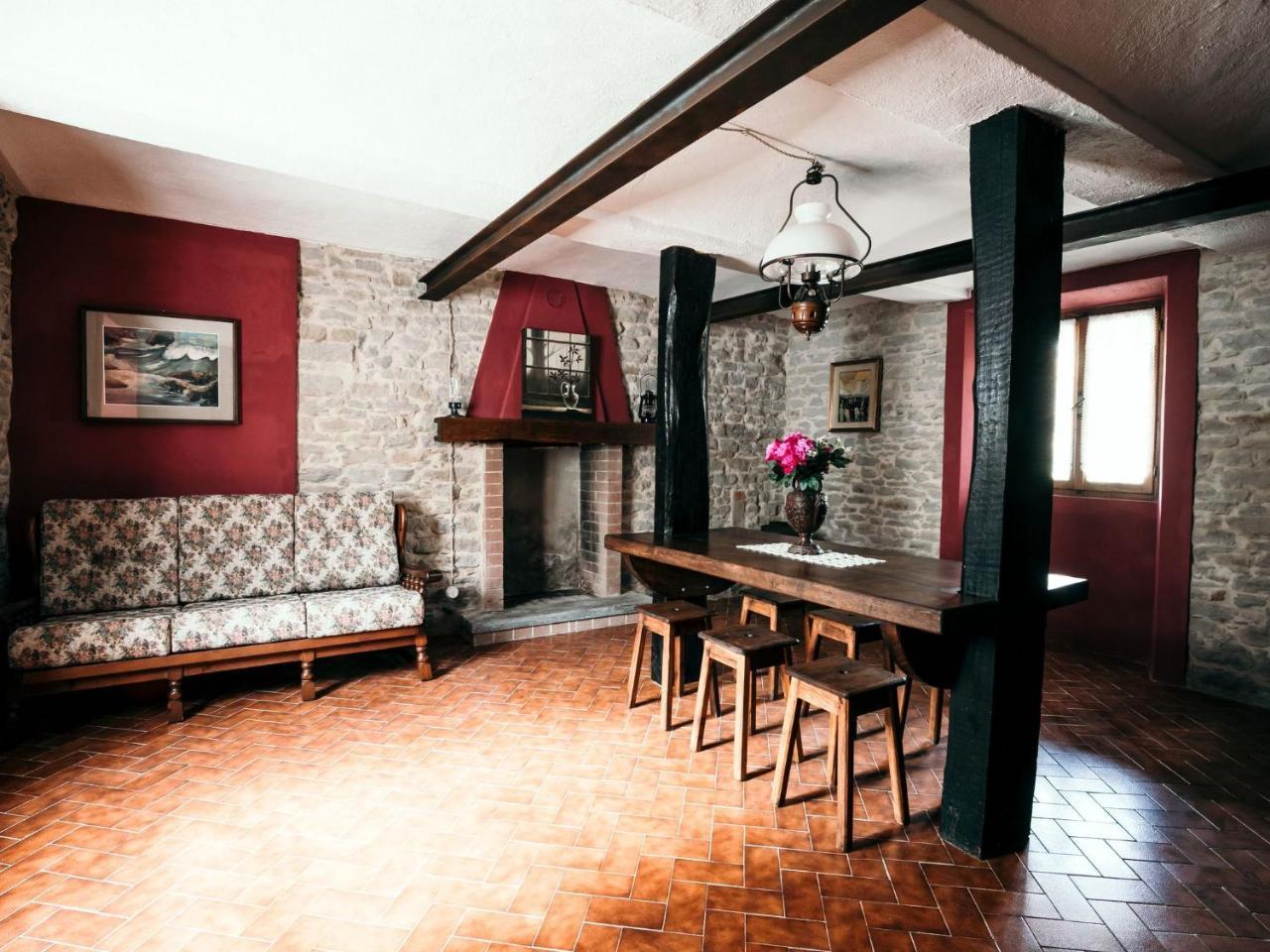 Superb Holiday Home In Piedmont Italy With Fireplace ซานโตสเตฟาโน เบลโบ ภายนอก รูปภาพ