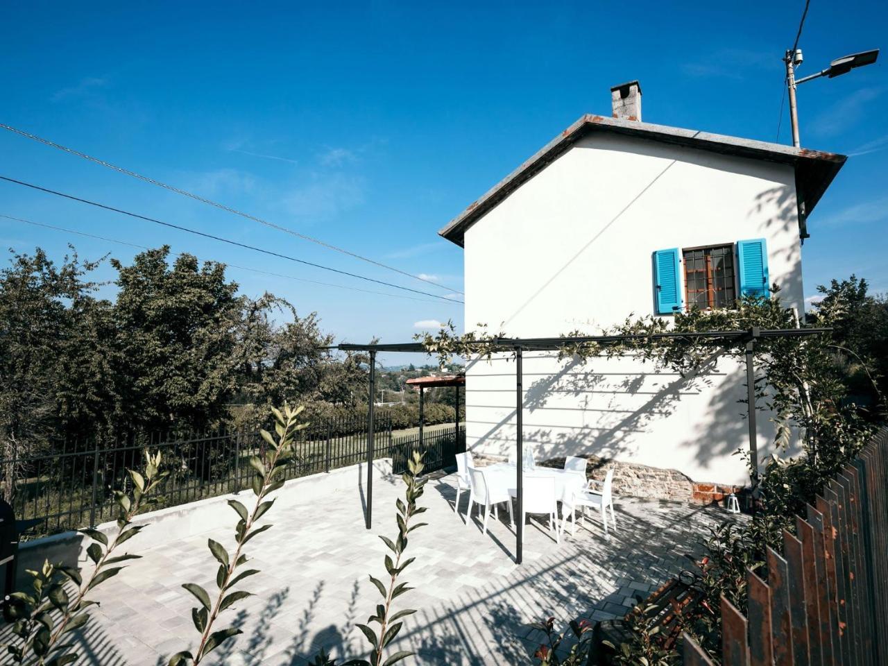 Superb Holiday Home In Piedmont Italy With Fireplace ซานโตสเตฟาโน เบลโบ ภายนอก รูปภาพ